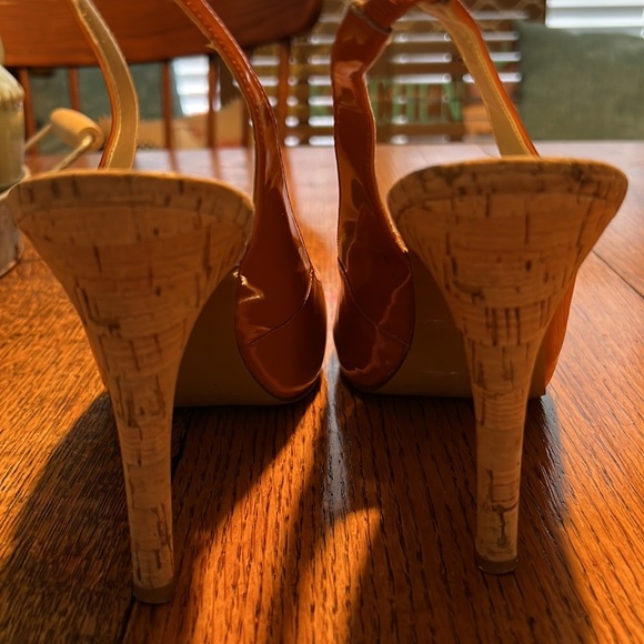 Guess Burnt Orange Peep Toe Cork Heel Slingback Heels Size 9M - Picture 3 of 4